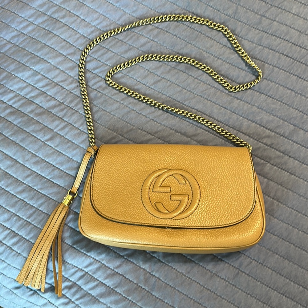 Gucci Camelia Soho